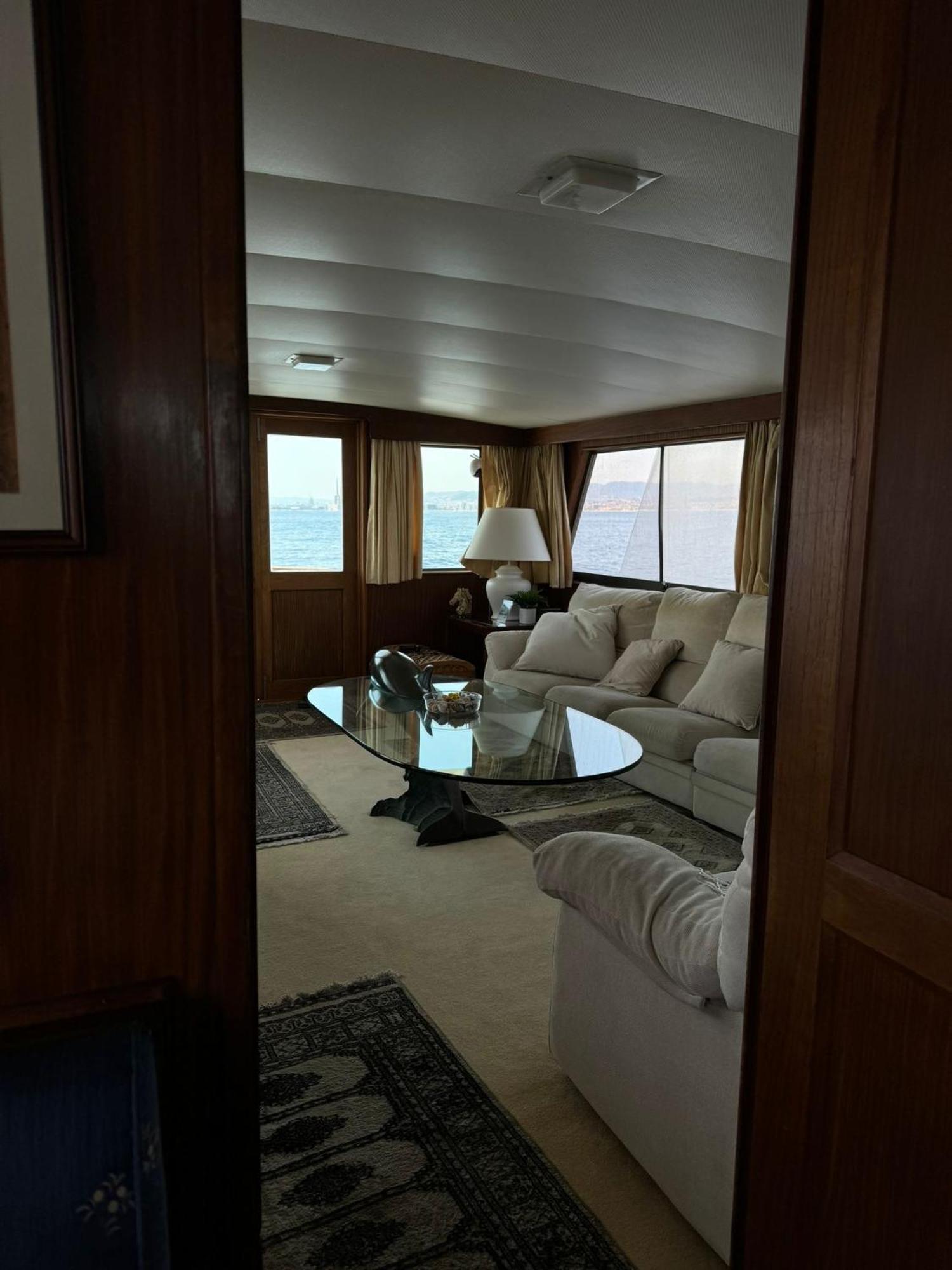 Hotel Yacht Our Alissa Sant Adria de Besos Buitenkant foto
